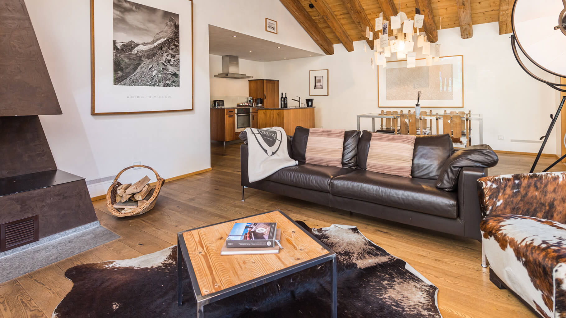 livingroom5-hotel-firefly-zermatt-switzerland-maxi-suite-panorama.jpg